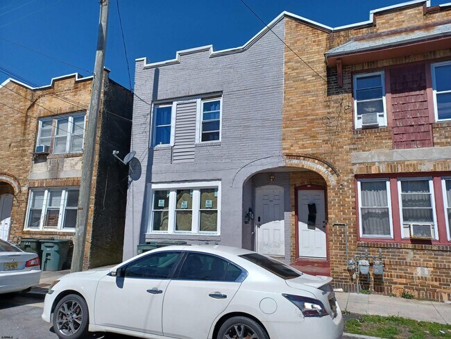 Building Photo - 721 Drexel Ave