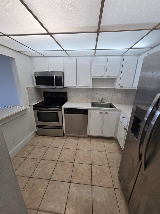 Building Photo - 13499 Biscayne Blvd