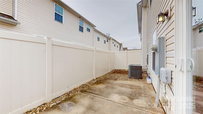 Building Photo - 7454 Red Mulberry Way