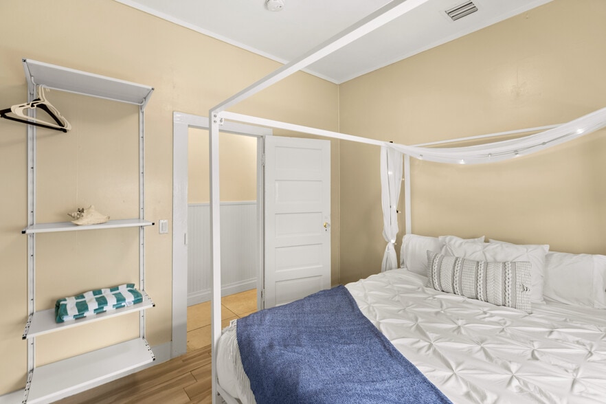 Building Photo - 3760 Frow Ave