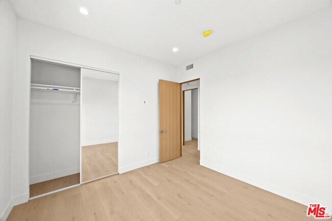 Building Photo - 8900 Sawyer St