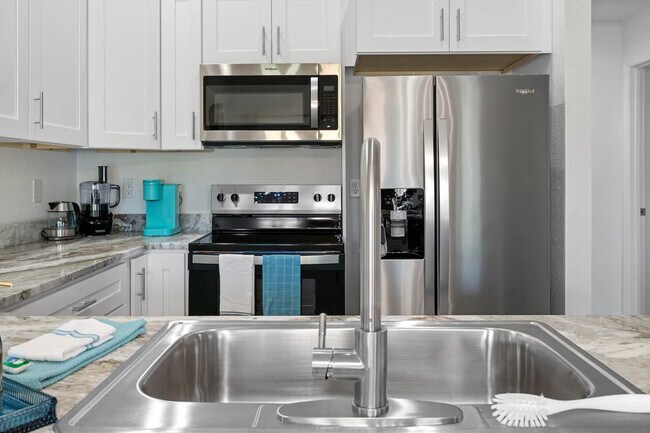 Building Photo - 4800 S Polderland Way