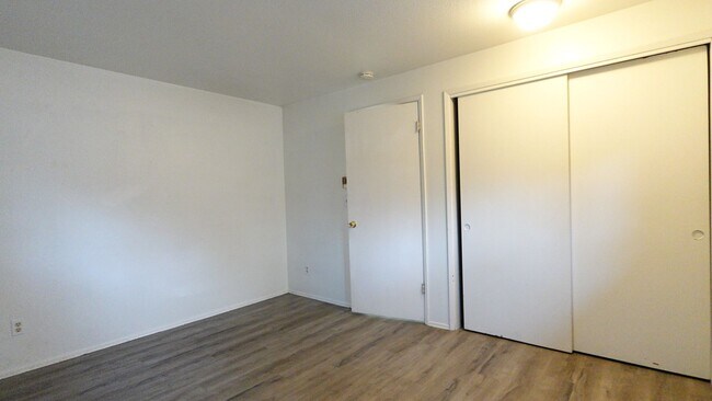 Building Photo - ar14000