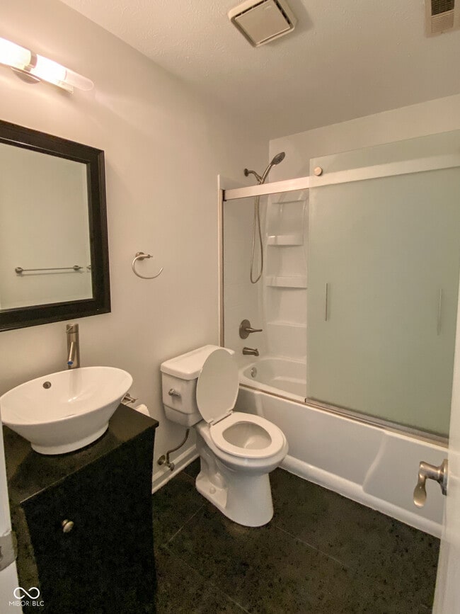 Building Photo - 9467 Wimbledon Ct