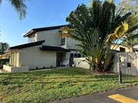 Building Photo - 8320 SW 39th Ct