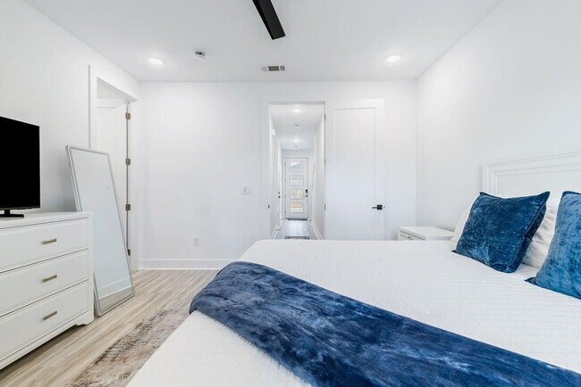 Building Photo - 125 Blue Eden Lp