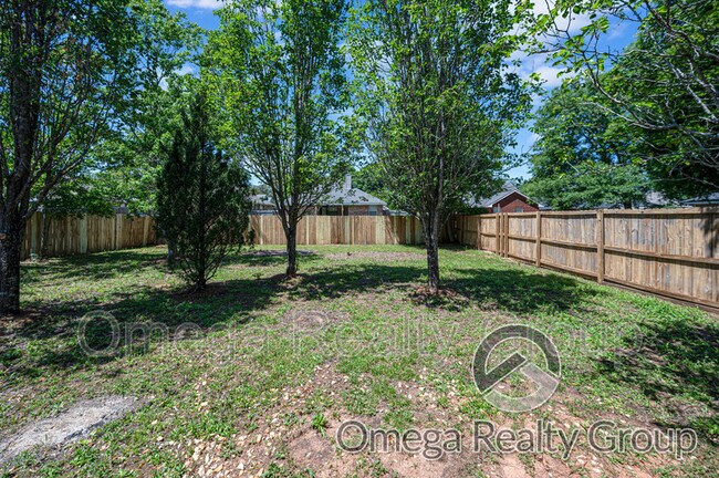 Building Photo - 2672 Rosebud Dr E
