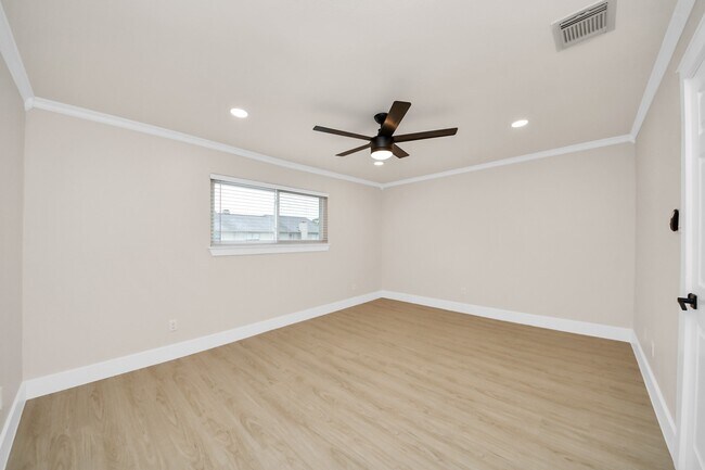 Building Photo - 14647 Perthshire Rd