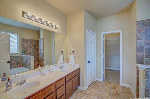 Building Photo - 398 Pecan Meadows