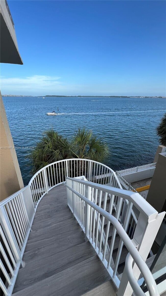 Building Photo - 770 Claughton Island Dr