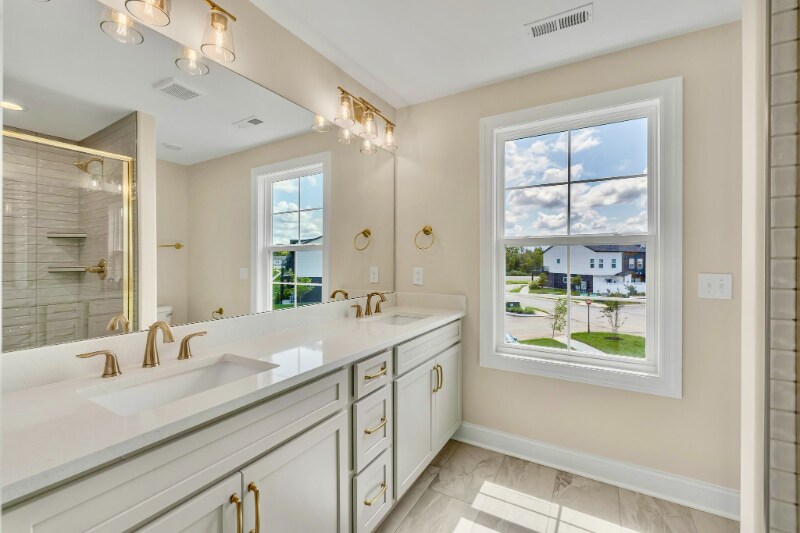 Building Photo - 1917 Gracie Bug Lp