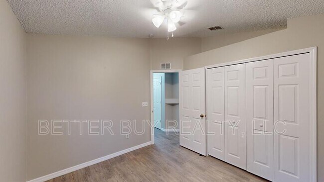 Building Photo - 23 Burning Tree Pl