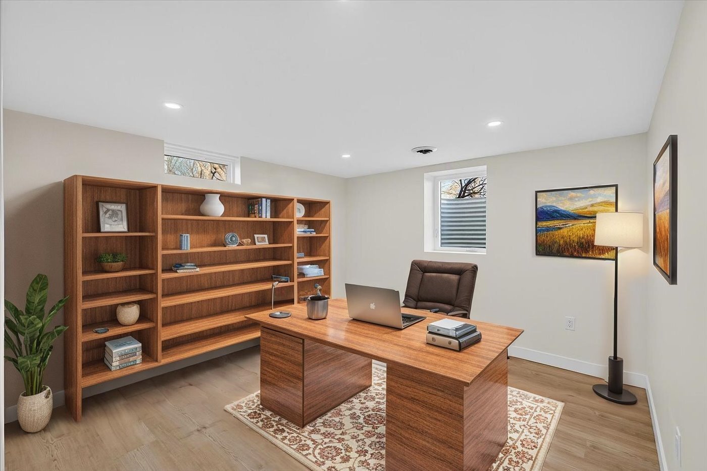 Building Photo - 305 N Shuman St