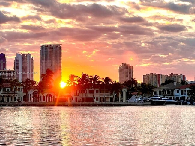 Building Photo - 2910 Point E Dr