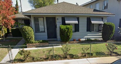 Building Photo - Beautiful Apartment in Small Duplex
