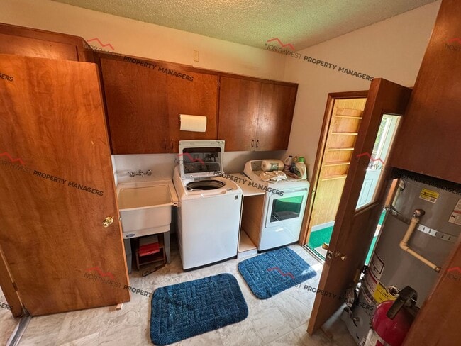 Building Photo - 1301 Kayu Ln