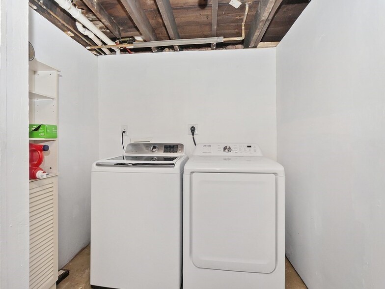 Building Photo - 21 Arbor Ln