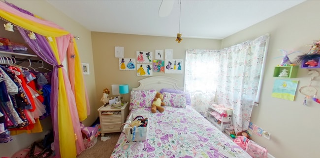 Building Photo - Country Living in Manhattan + 1.5 Acres + Close to Stagg Hill Golf Course! Available July 3rd!