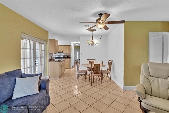 Building Photo - 7102 NW 93rd Ave