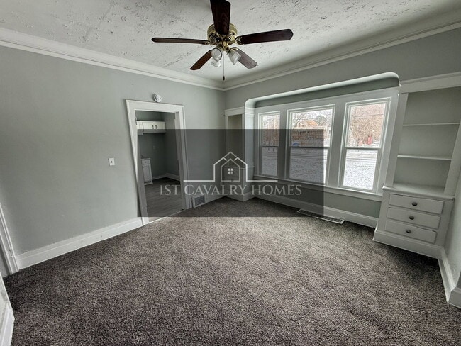 Building Photo - 9215 Yale Ave