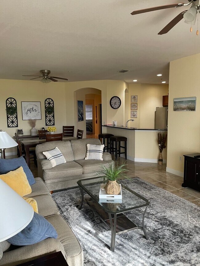 Building Photo - Furnished 3 Bedroom 2 Bath with Garage Pun...