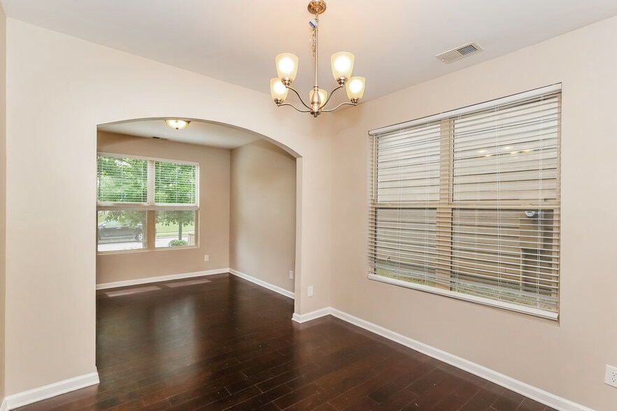 Building Photo - 4782 Brookwood Pl