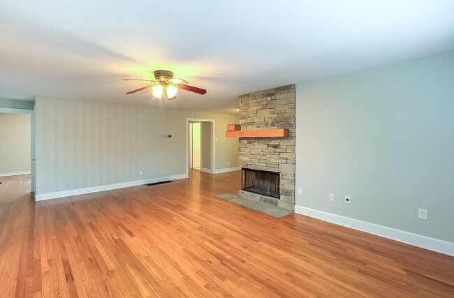 Building Photo - 396 Chilesburg Rd
