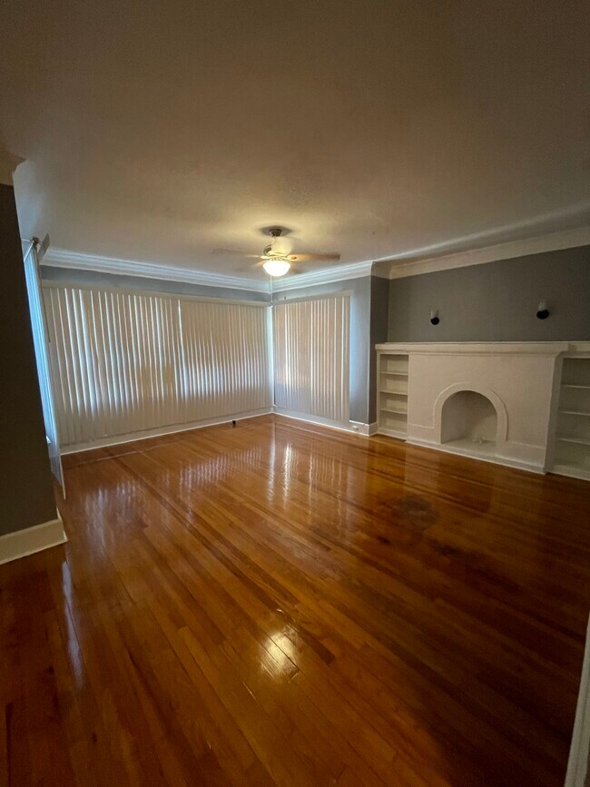 Building Photo - 8040 S Evans Ave