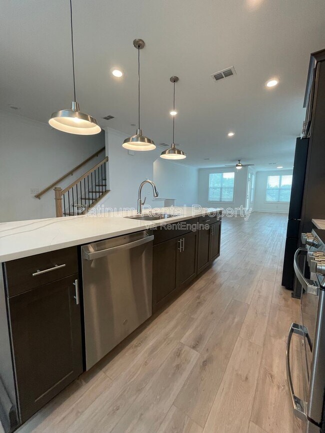 Building Photo - 5221 Riden Ct