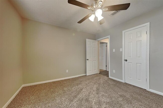 Building Photo - 11606 Easterling Dr