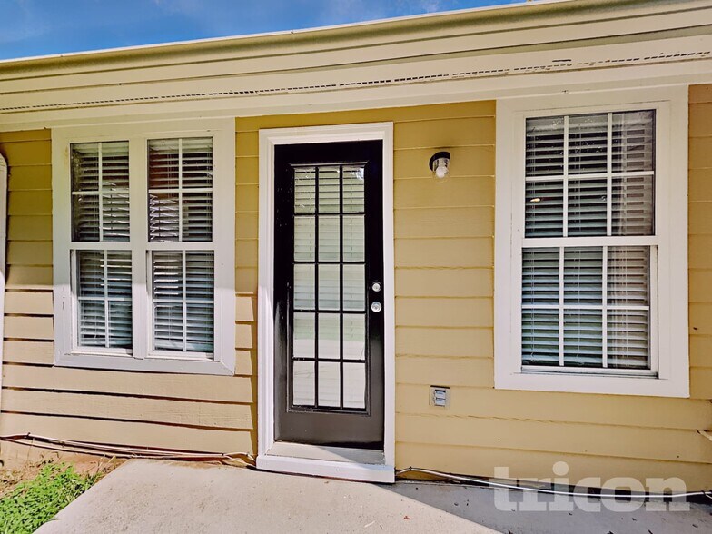 Building Photo - 7819 Bar Harbor Dr