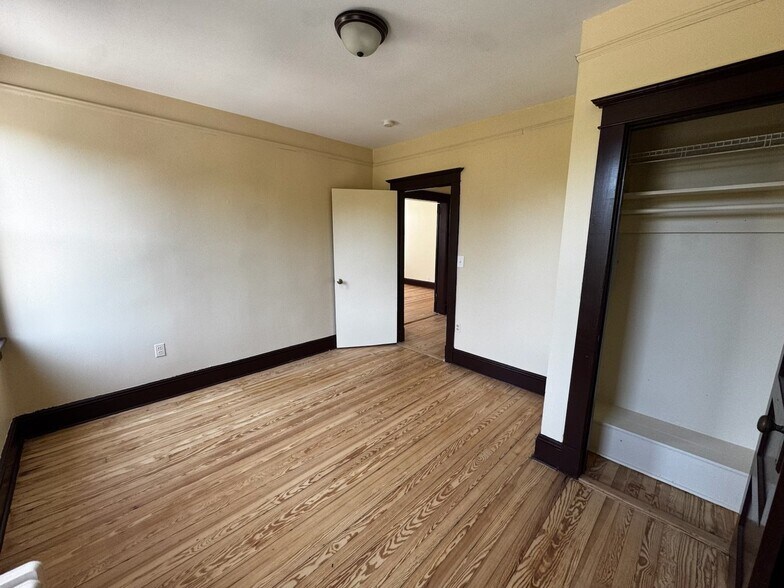 Building Photo - 226 Glen Cove Ave