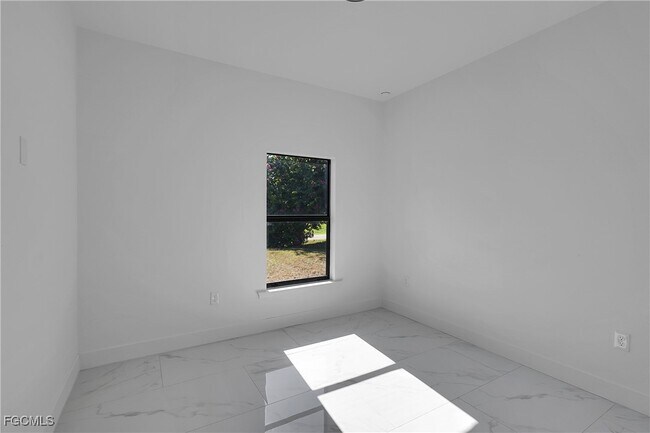 Building Photo - 2810 44th St SW