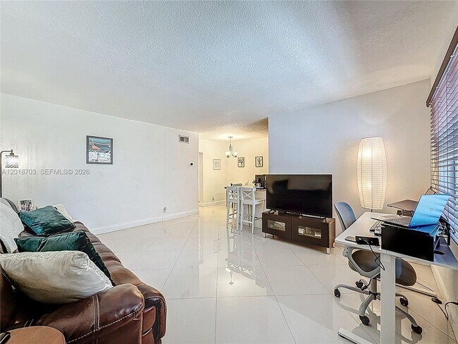 Building Photo - 2600 S Ocean Dr