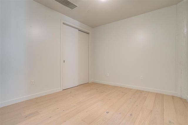 Building Photo - 2600 W 7th St