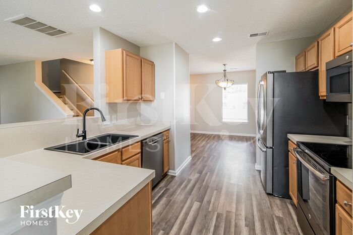Building Photo - 102 Kilpatrick Ct
