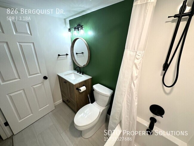 Building Photo - 826 Bergquist Dr
