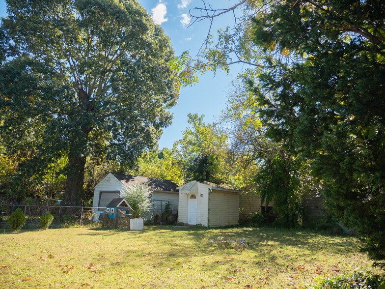 Building Photo - 18 Morrison Ave