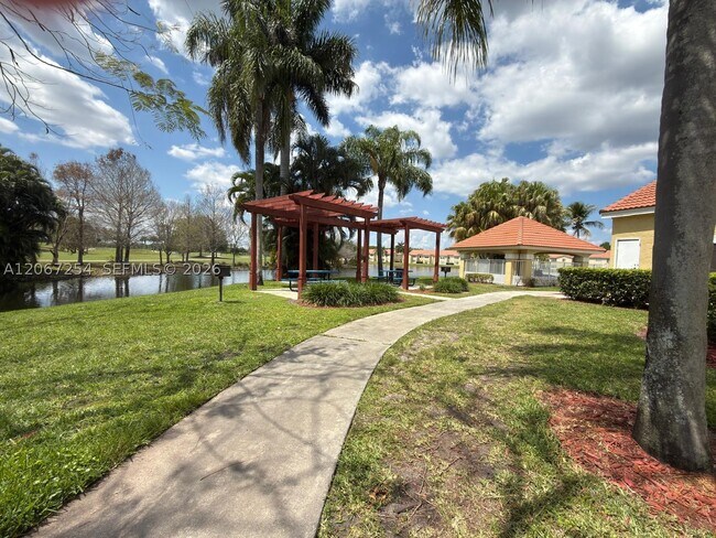 Building Photo - 12760 Vista Isles Dr