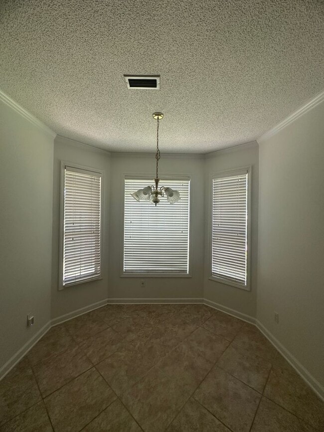 Building Photo - Tartan Pines Subdivision! Golf Course Comm...