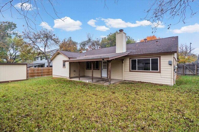 Building Photo - 1413 Gracy Dr