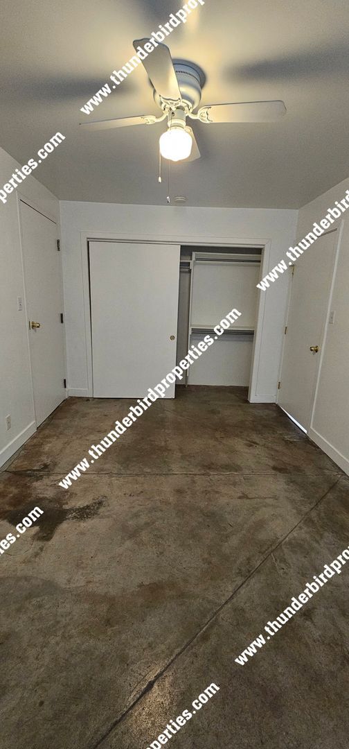 Building Photo - 2124 Oxford Ave SE