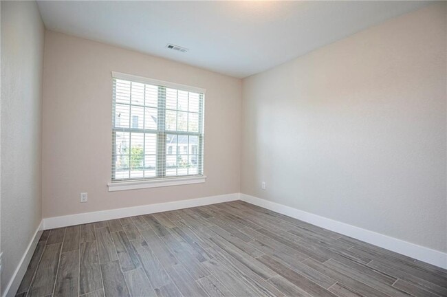 Building Photo - 717 N Mt Olive St
