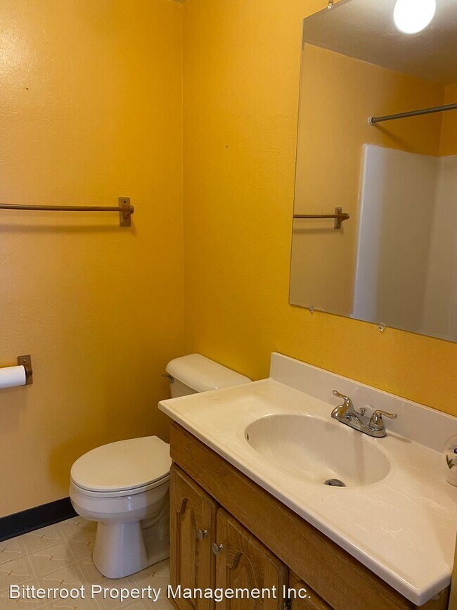 Building Photo - 2 br, 1.5 bath House - 203 Dearborn