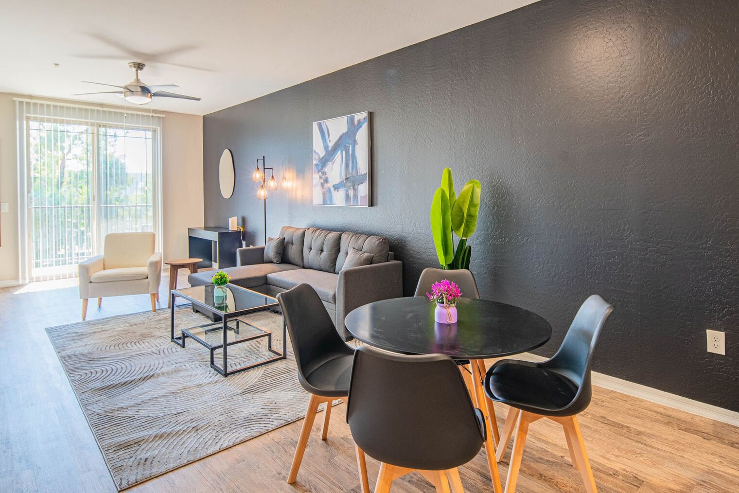 Building Photo - 1275 E University Dr