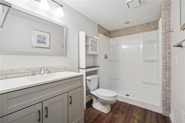 Building Photo - 2565 Chestea Dr NE