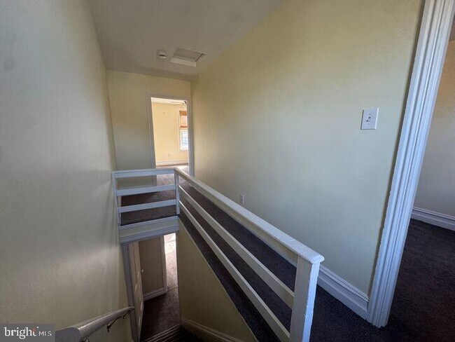 Building Photo - 405 Walnut St