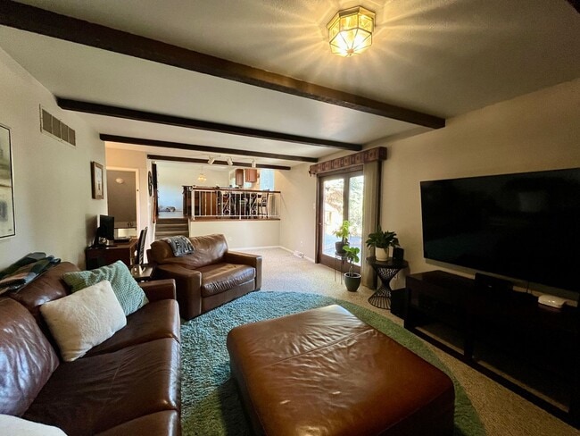 Building Photo - Beautiful 4 bed 2.5 bath in Hampden neighborhood!