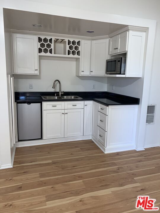 Building Photo - 15237 Del Gado Dr