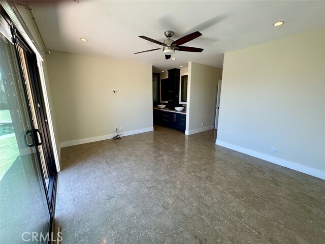 Building Photo - 2745 Temple Hills Dr